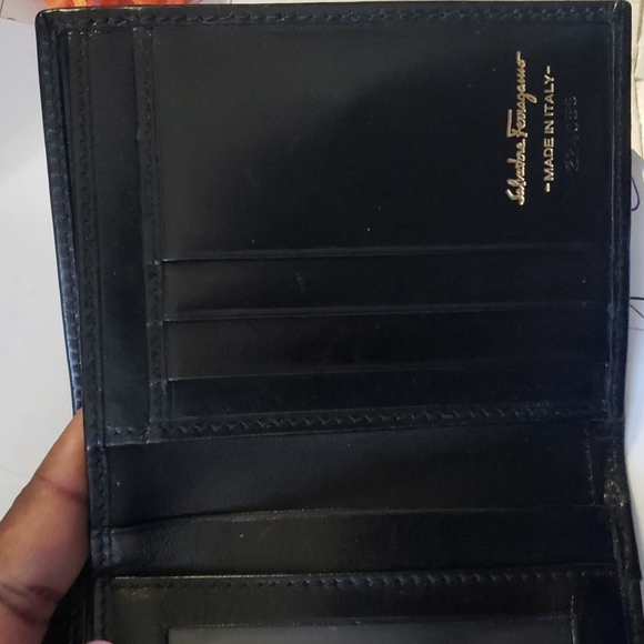 Salvatore Ferragamo Black Leather Wallet. Small continental size - Picture 3 of 9
